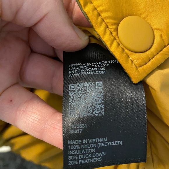 Prana Timber Trail Sleevless puffy down vest size XL. Army green and yellow. - Picture 5 of 6